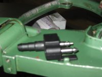 Reversed  fuel conn.JPG